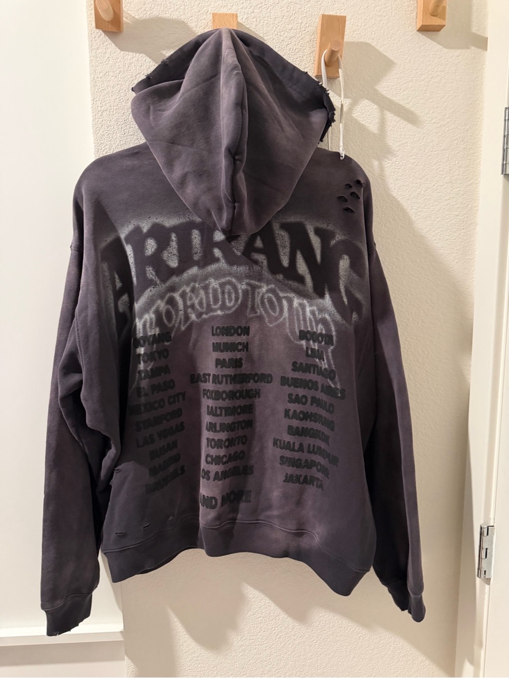 BTS Arirang Tour Zip-Up Hoodie - Size M - Picture 2 of 3